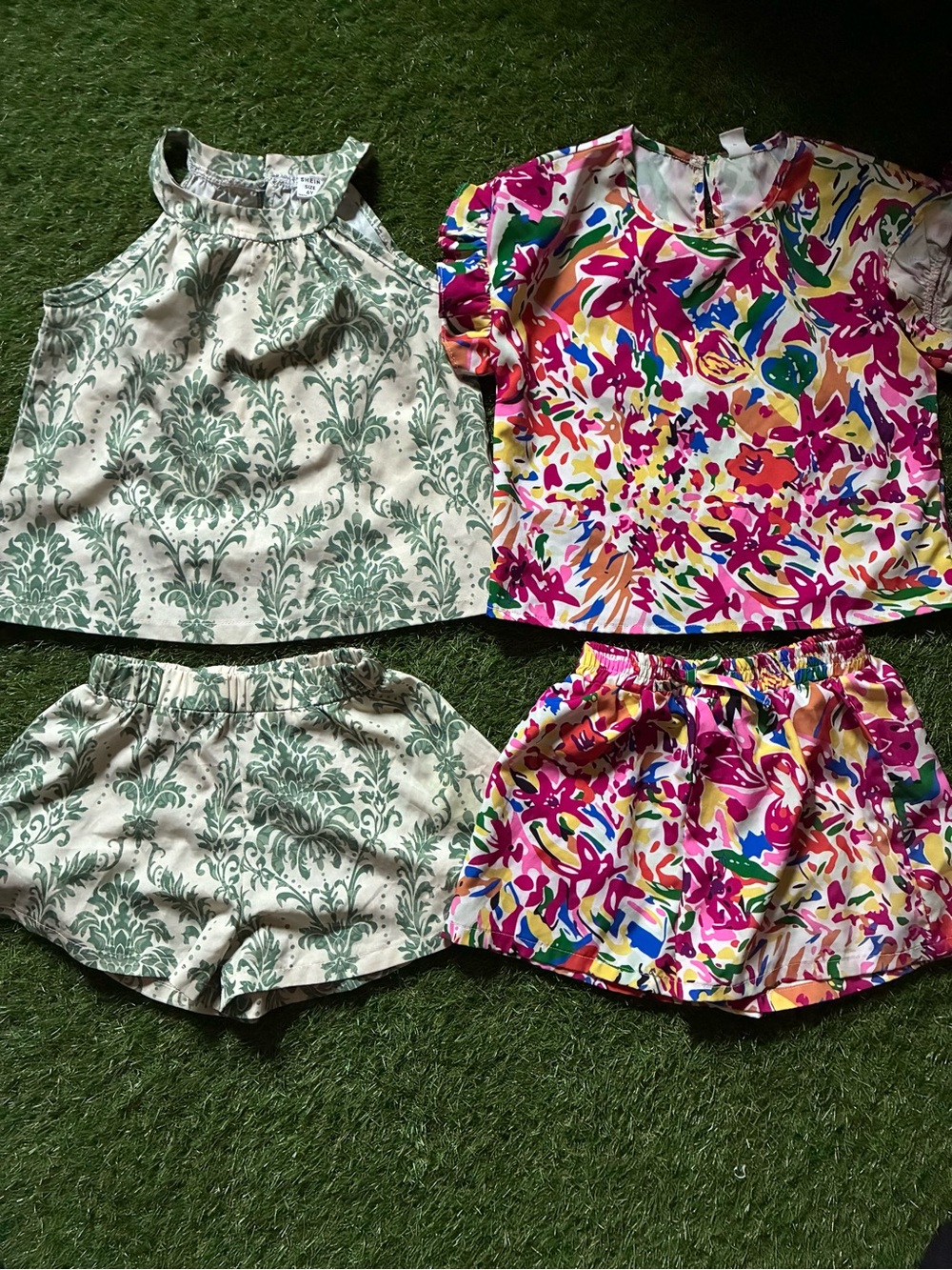 SHEIN Green Damask & Multicolor Floral Kids Matching Sets